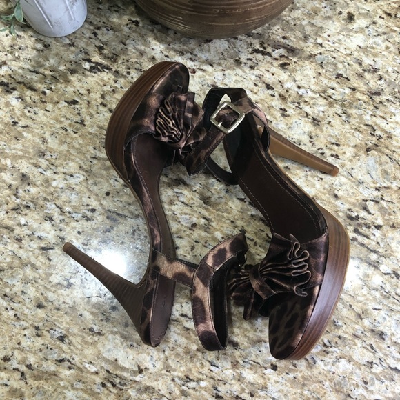 Gianni Bini Cheetah Print Brown Bronze Gold Silk Platform Heels 9 - Picture 9 of 9